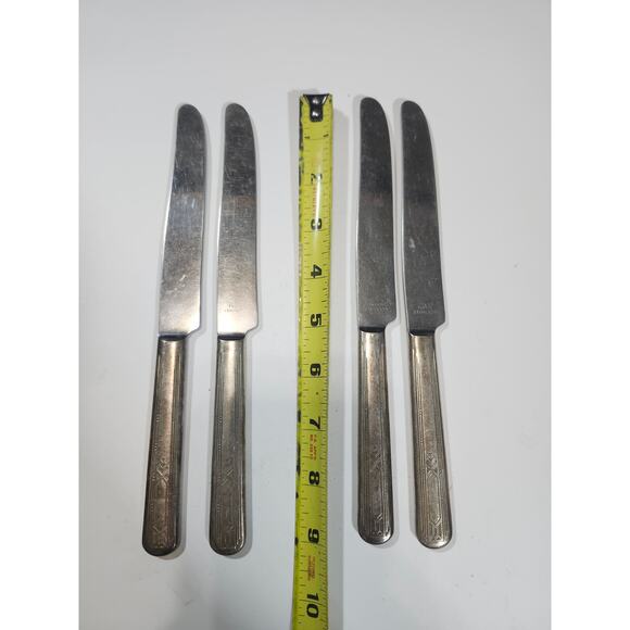 4 Tudor Plate Oneida Friendship-Medality Dinner Knives 9⅛" 1932 Stainless Blade - Picture 2 of 8